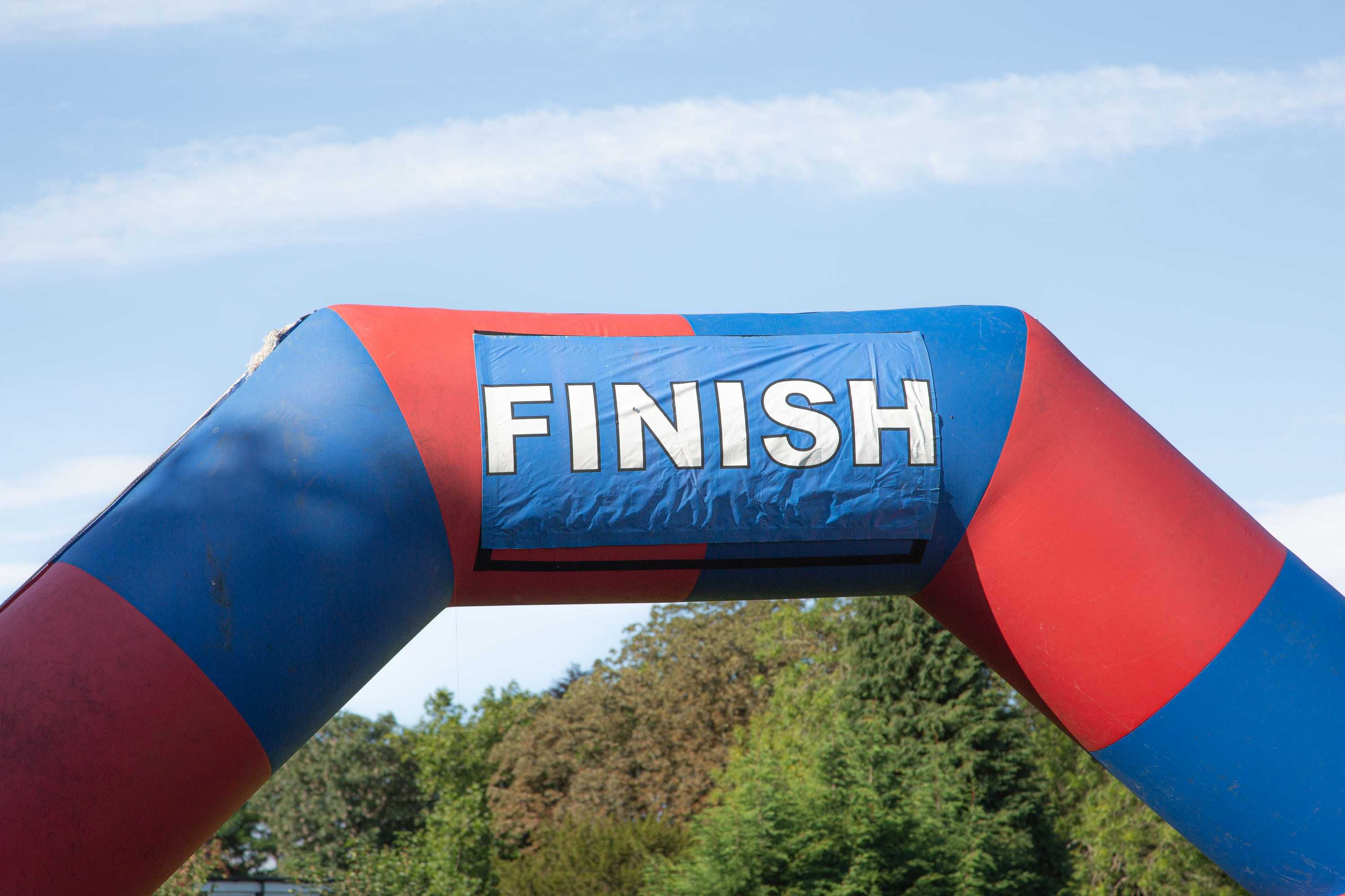 Image of a finish line arch