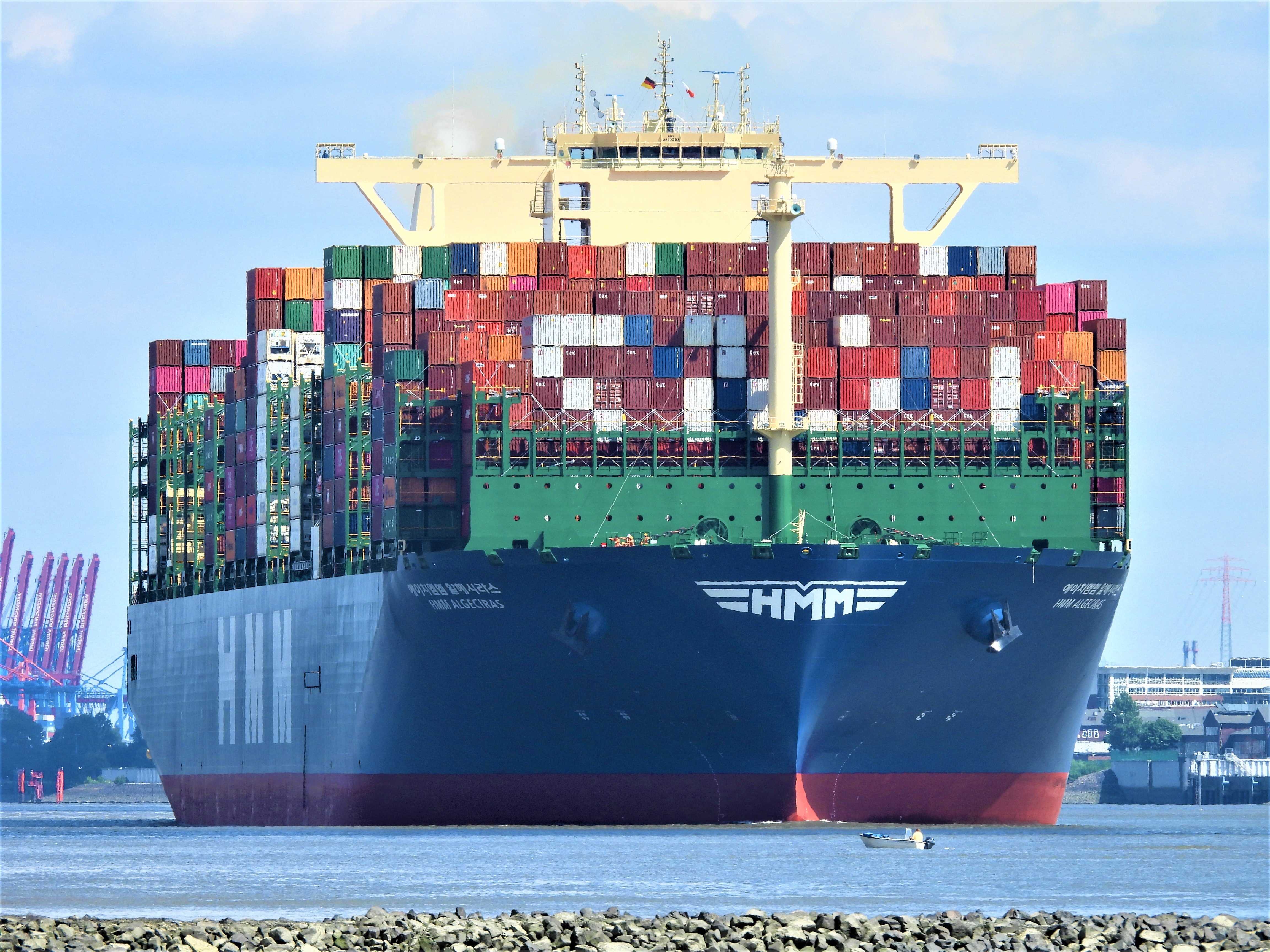 Image of a container ship